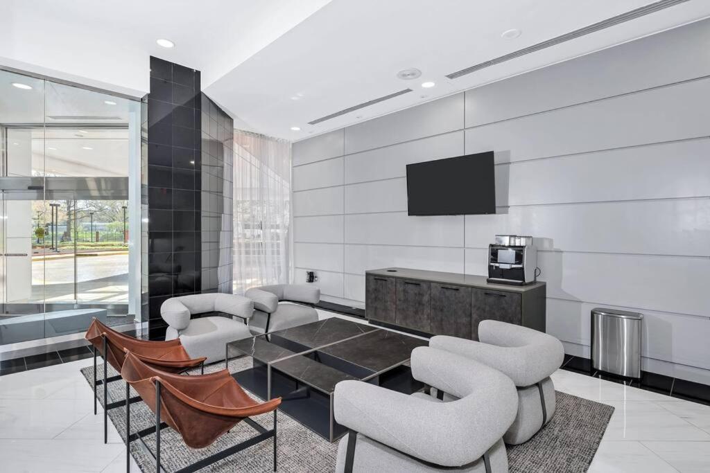 Incredible Apartment With Rooftop In Pentagon City Arlington Exterior foto